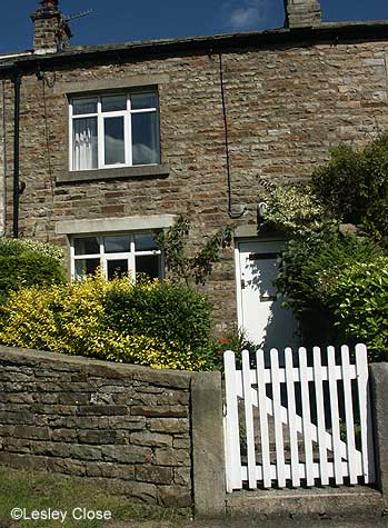 Cherry Cottage in Gunnerside Village &copy;Lesley Close 2002