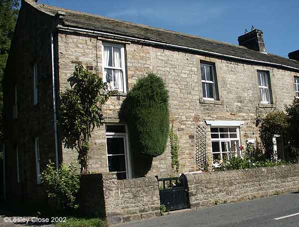 Troutbeck House in Gunnerside Village ©Lesley Close 2002